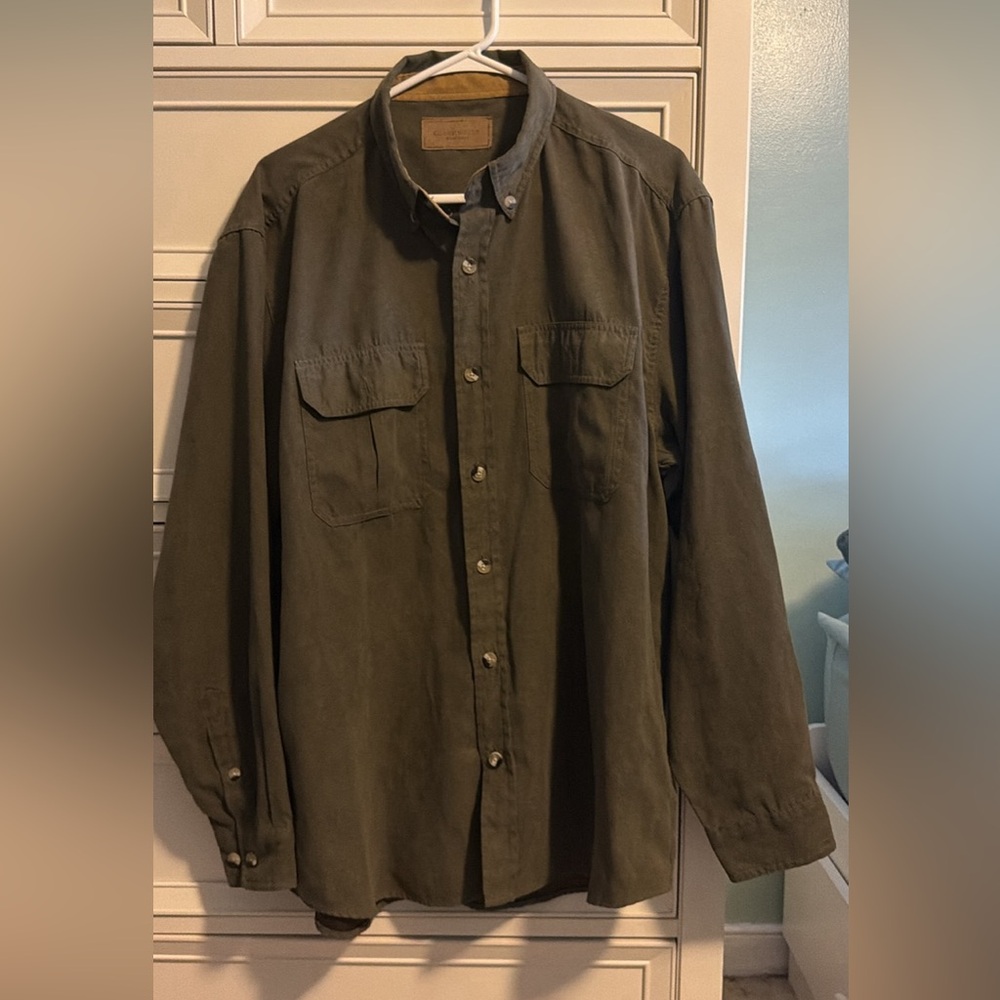 Clear Water Outfitters Button-Down Suede Longsleeve Shirt in Olive Green